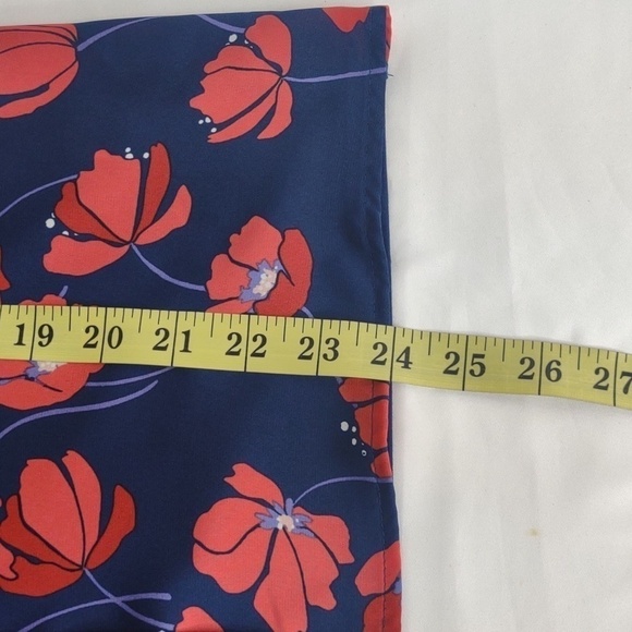 41 Hawthorn blue and red flowered sleeveless blouse with collar detail, NWT - Picture 8 of 9